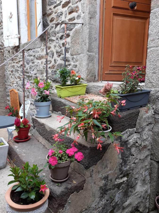 شقة Le Refuge Des Alpes Mancelles Fresnay-sur-Sarthe المظهر الخارجي الصورة
